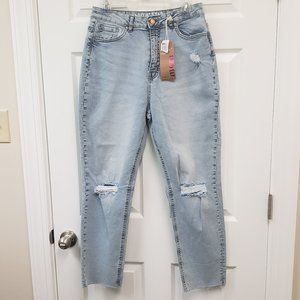 Vanilla Star, NWT, Mom Jeans, super high rise, distressed, SIZ 11, 30